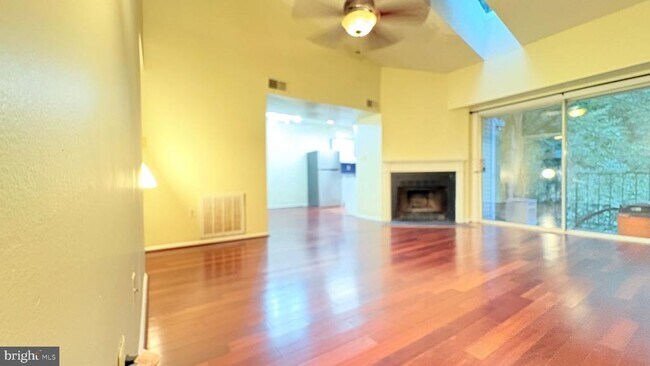 Building Photo - 12292 Stevenson Ct Unit 12292