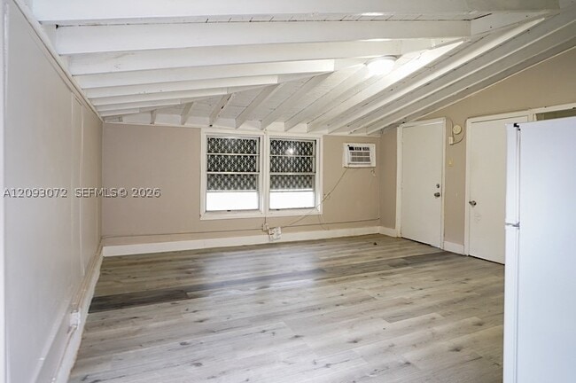 3438 SW 2nd St Unit R1
