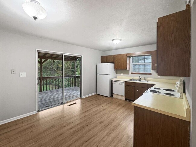 Photo - Townhouse Available Immediately in North H...