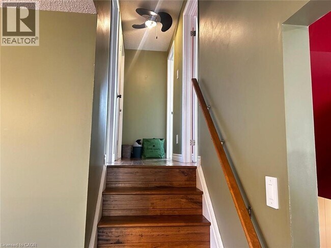 Photo - 254 Camille Crescent