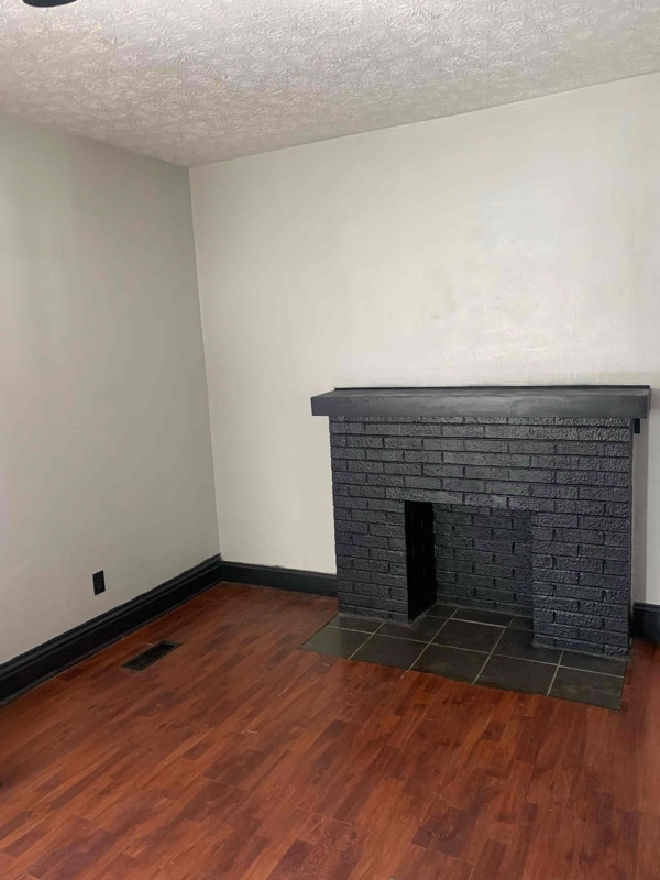 Photo - 813 11th St W