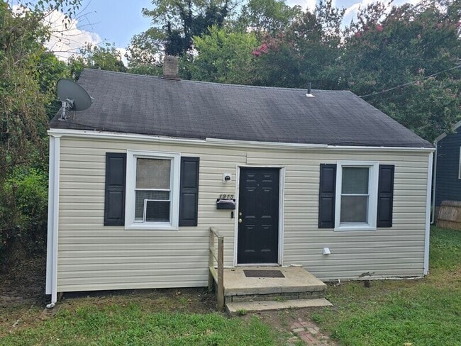 Photo - 1915 Chelsea St