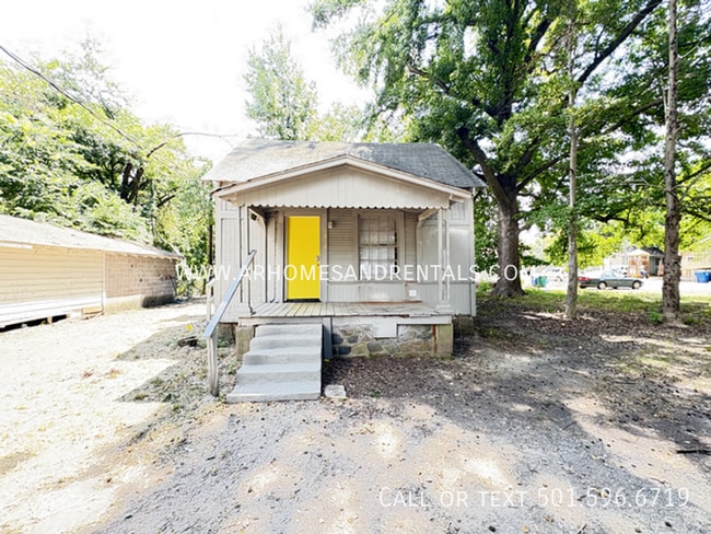 Building Photo - 1912 W 16th St Rental