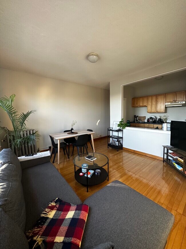 Building Photo - 30 Highgate St Rental