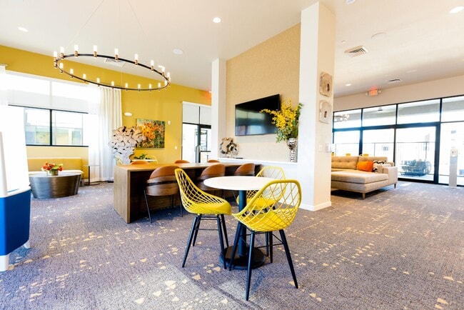 Photo - The Curve at Gilbert