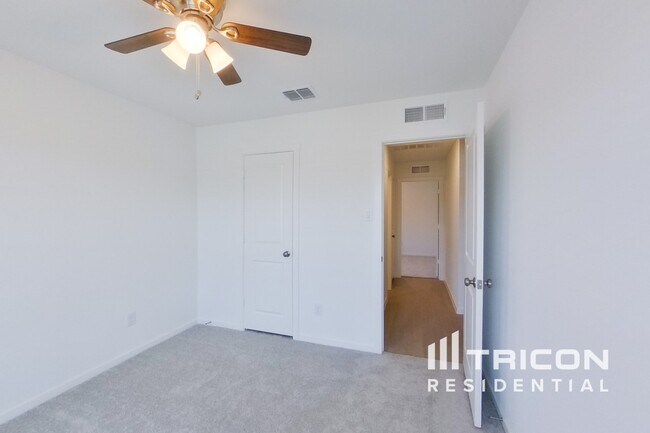 Photo - 807 Ginkgo Wy