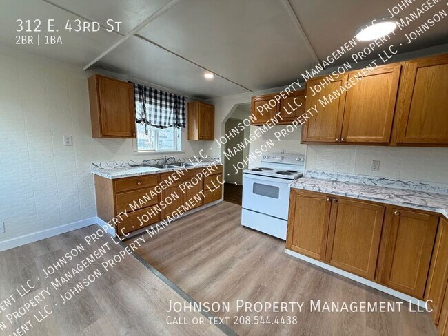 Photo - 312 E 43rd St