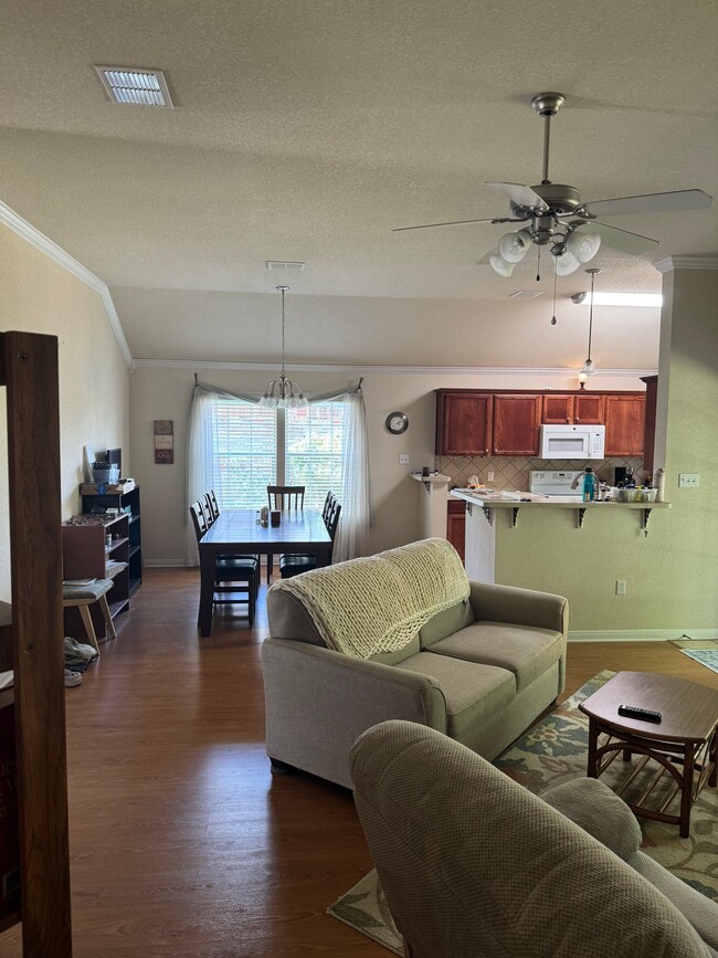 Photo - 713 Heston Cir Unidad 713