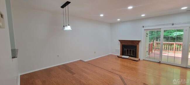 Photo - 1408 Locust Ct