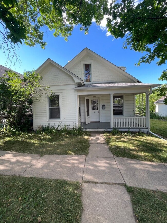 Historical Boulder home yours to rent in M... - Historical Boulder home yours to rent in M...