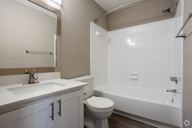 2BR, 2BA - 8109SF
