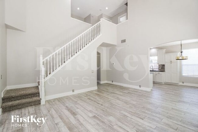 Photo - 3601 Creekview Ct