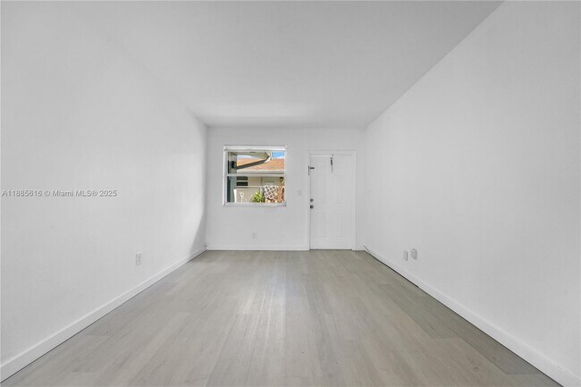 Photo - 15991 NE 18th Pl Unidad 2