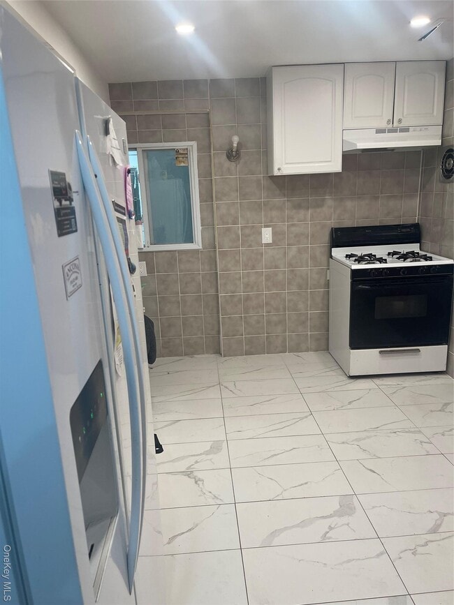 Photo - 103 E St Marks Pl