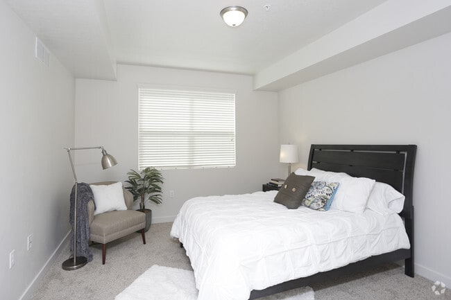 1HAB, 1BA - 739 ft² - Carrington Place