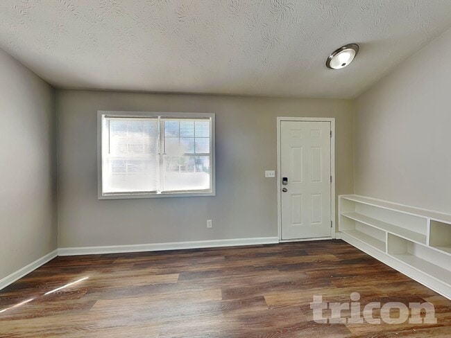 Photo - 868 Ashwood Crossing