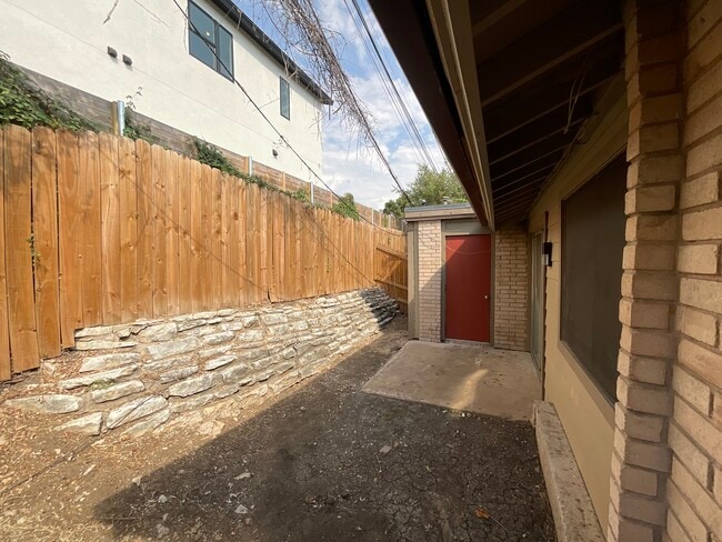 Duplex yard