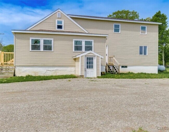 Photo - 276 Lakeshore Rd