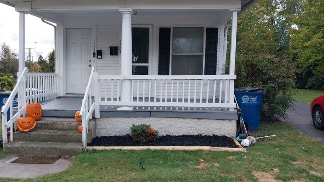 Building Photo - 1521 Jermain Dr Unit 1521 Jermain