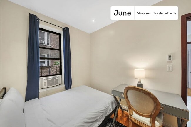 Room in Shared 4 bed/1 bath home in Upper West Side