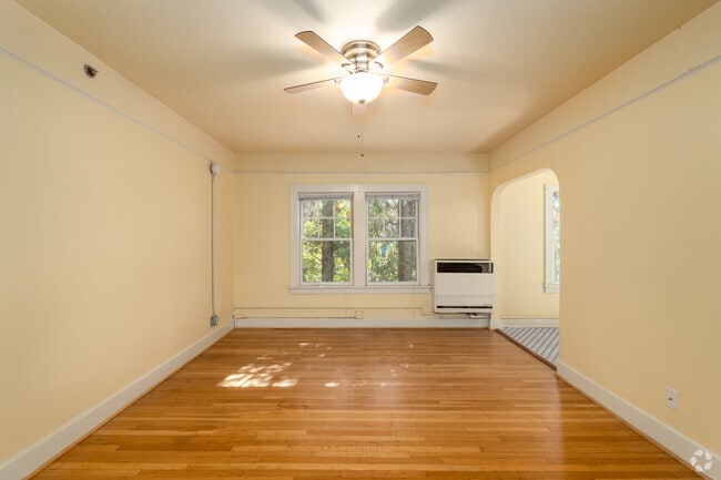 Studio - 415SF