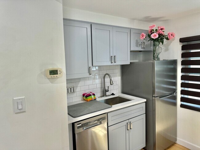1001 Memorial Dr Unit 1001