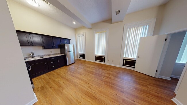 Building Photo - 1313 Allegheny Ave Unit 202