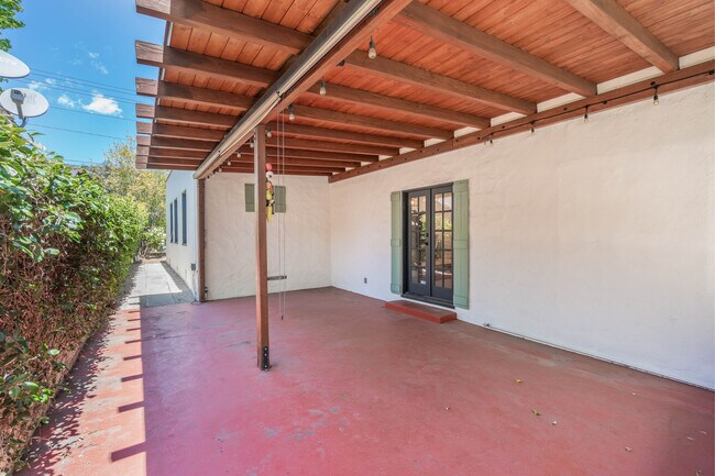 Photo - 2435 E Villa St