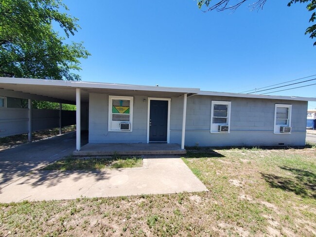 Building Photo - Remodeled 3-bedroom 1 bath home with large fenced in back yard!