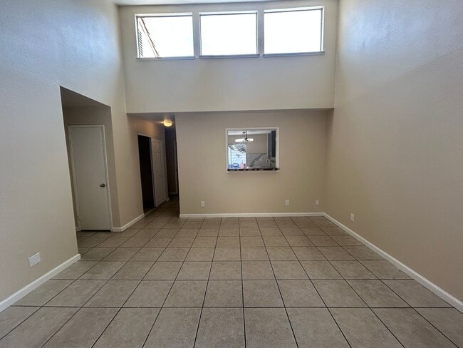 Photo - 2104 Sharon Way