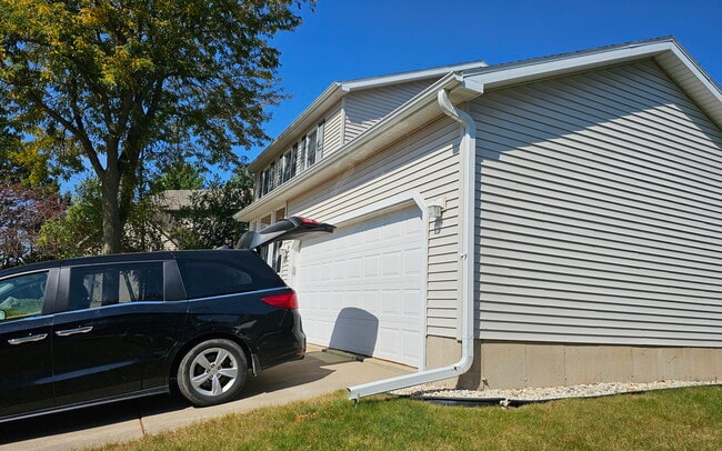 Photo - 878 Sky Ridge Dr