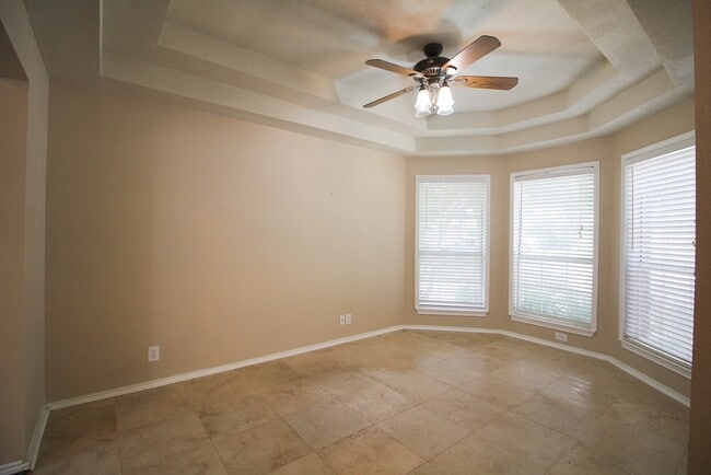 Building Photo - Beautiful home in Helotes. 3 Bedroom, 2 1/2 Bath Move In June 10th!