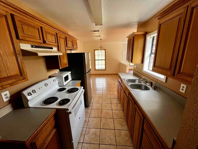 Photo - 1305 Oak St Unit Apt A