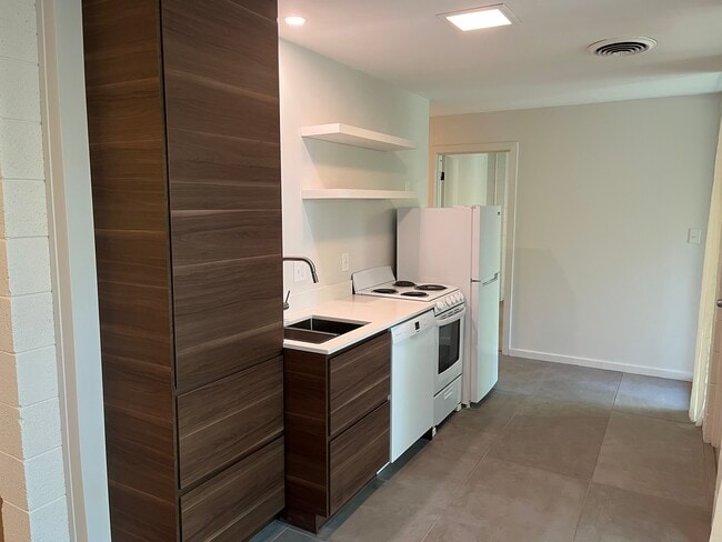 Kitchen - 1308 Revere Rd