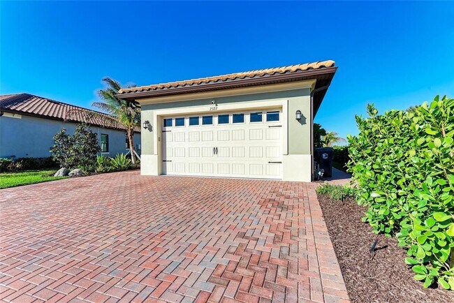 Photo - 2322 5th St E