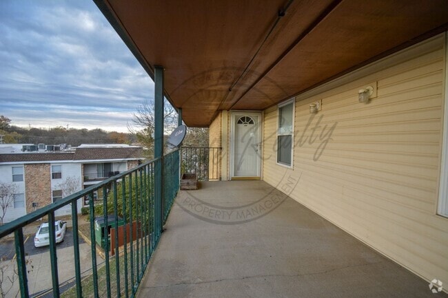 Building Photo - HOT LISTING ALERT: End-Unit Two Bedroom, T... Unit D-79 Rental
