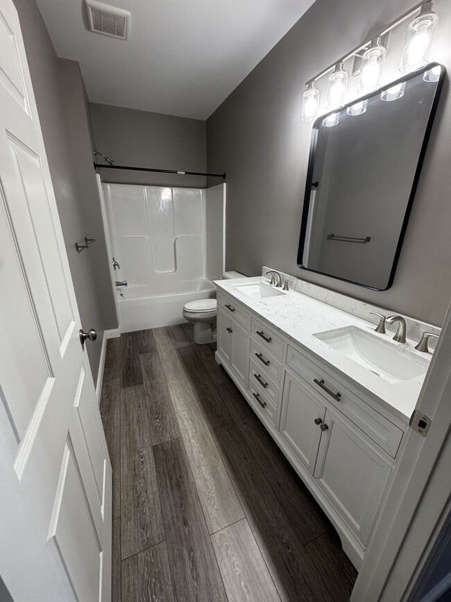 Photo - Muddy Springs 10 Plex Unit 200