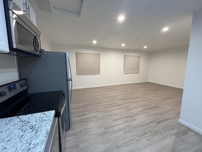 Building Photo - 8069 Darryl St Unit Studio