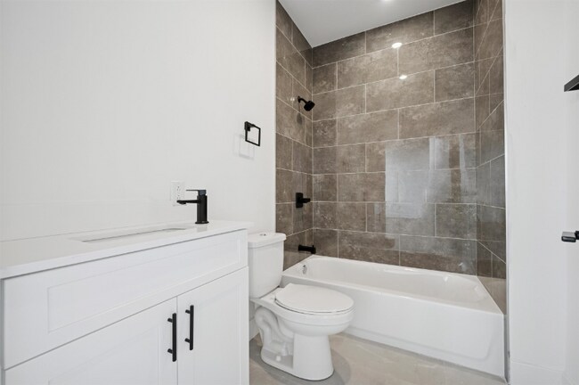 Photo - 2547 N Hancock St Unidad 4