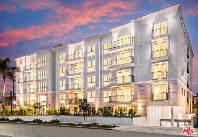 Building Photo - 1237 S Holt Ave Unit 404 Rental