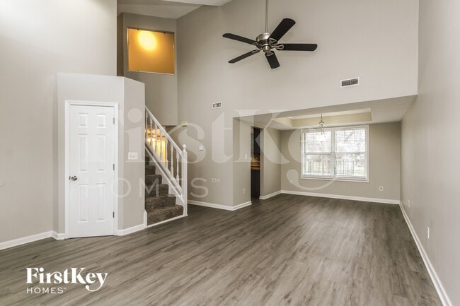 Photo - 962 Andover Dr