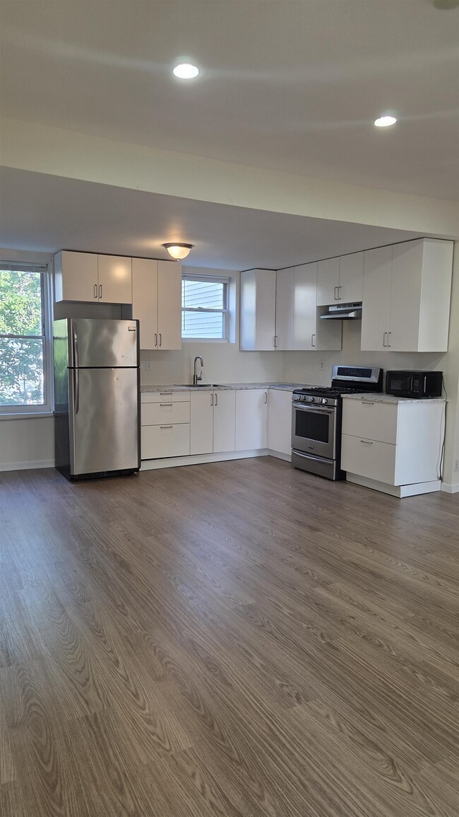 471 Central Ave Unit 2