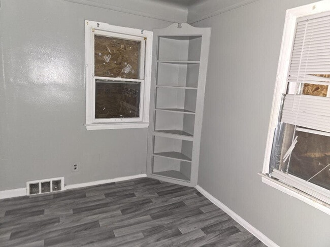 Photo - 9120 Winthrop St