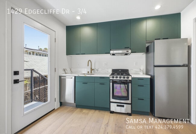 Building Photo - 1429 Edgecliffe Dr Unit 3/4