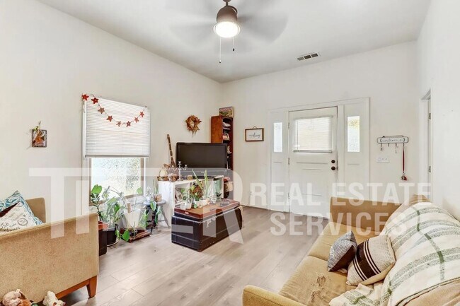 Photo - 2015 10th St Unit C