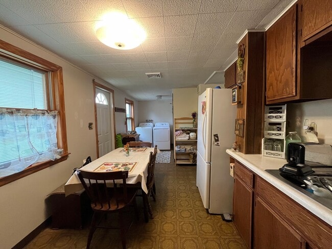 Photo - 7401 Sterrettania Rd