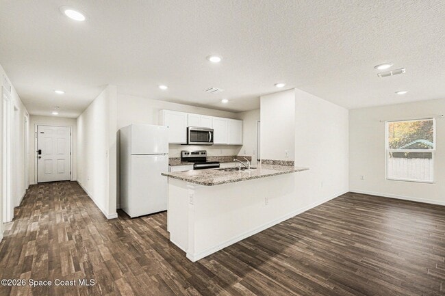 Photo - 711 Darlington Ave SW