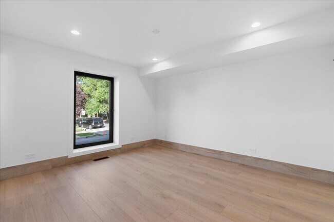 Photo - 2023 N Drake Ave Unit 1N