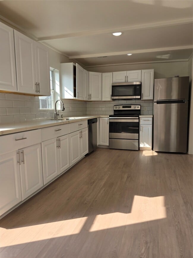 Building Photo - 505 Park Ln