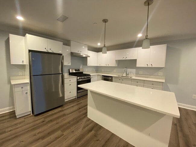 Building Photo - 918 Providence Hwy Unit 216